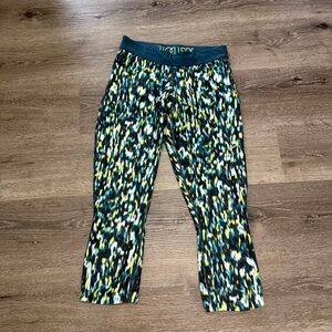 Nike Multicolor Patterned Capri Leggings